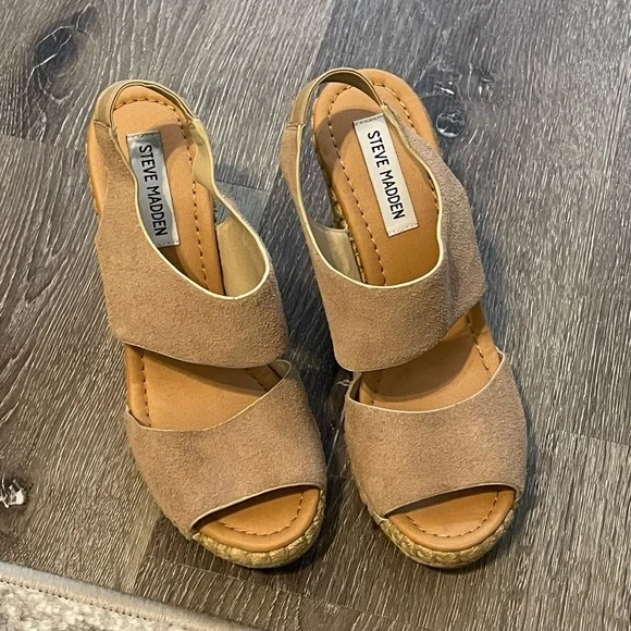 Leather Steve Madden Wedges​ - Picture 2 of 4